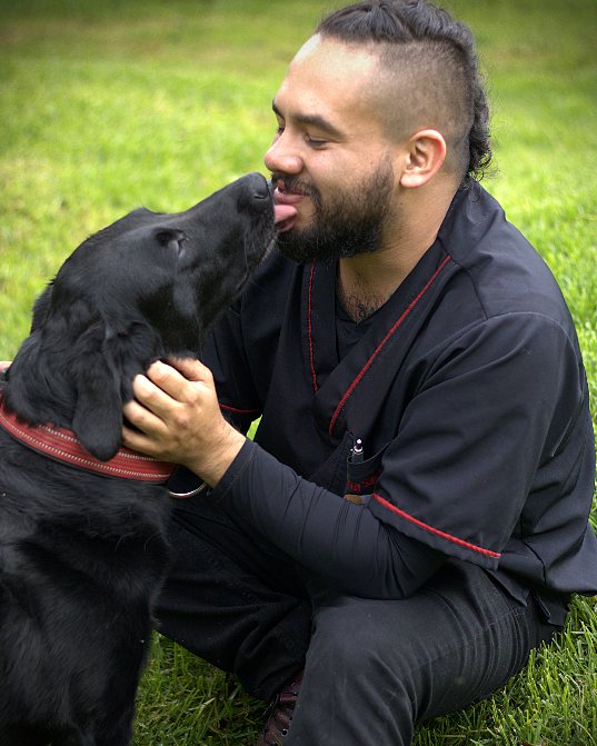 Dr. Johnny Sánchez